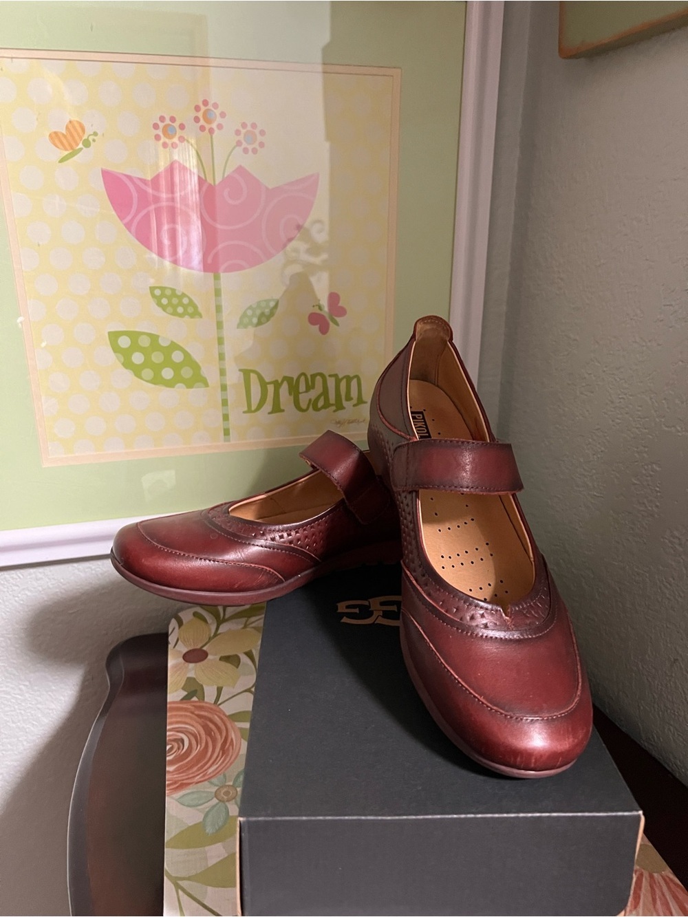 PIKOLINOS Women's Burgundy Mary Jane Flats 8.5
